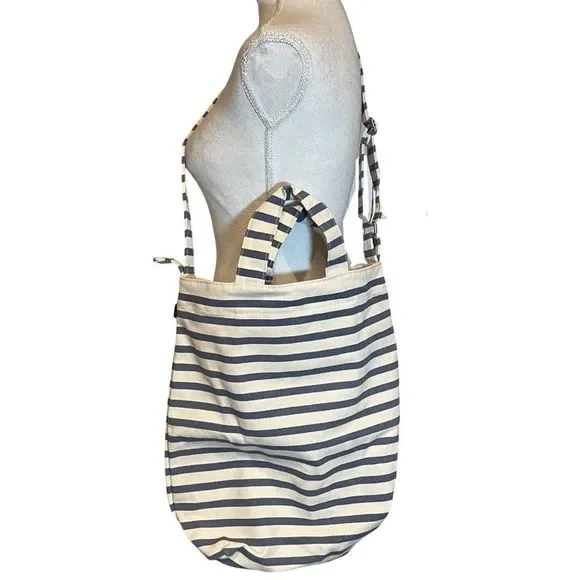 BAGGU Shoulder Tote Duck Bag, Blue & Cream Striped w/adjustable drop length - Picture 2 of 9
